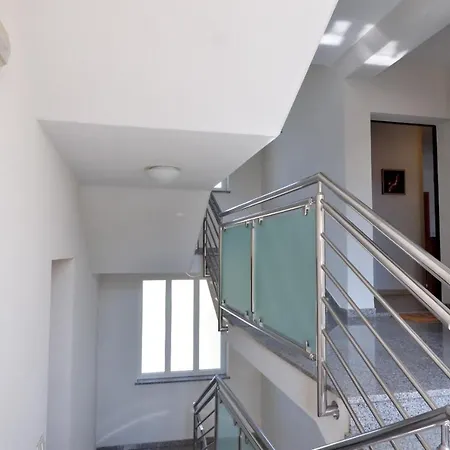 Apartment App Sailboat Near City Center And Beach