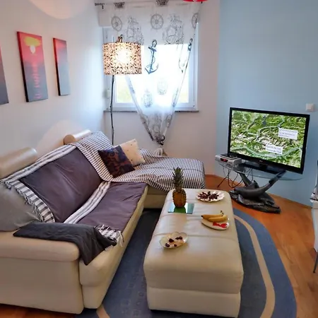 Apartment App Sailboat Near City Center And Beach