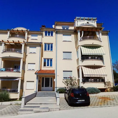 App Sailboat Near City Center And Beach * Pula