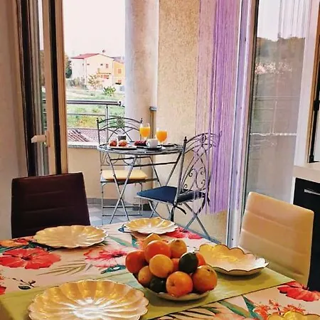 App Sailboat Near City Center And Beach Apartment Pula