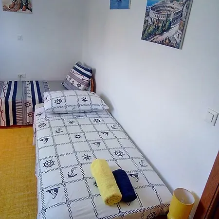 Apartment App Sailboat Near City Center And Beach