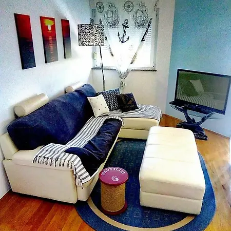 App Sailboat Near City Center And Beach Apartment *
