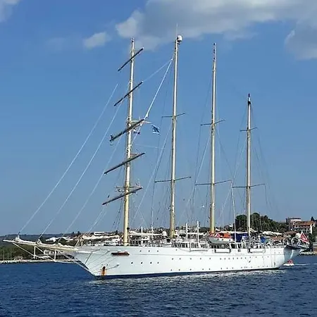 App Sailboat Near City Center And Beach Apartment