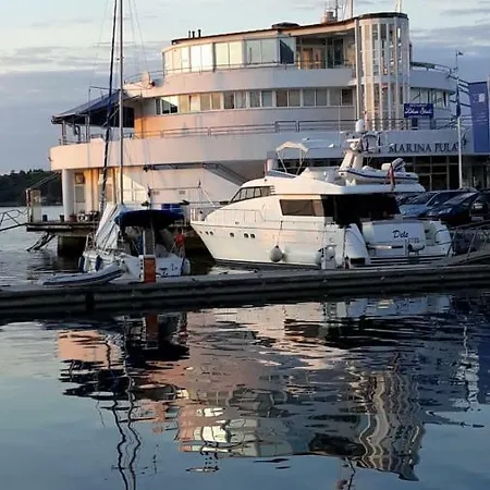 Apartment App Sailboat Near City Center And Beach *